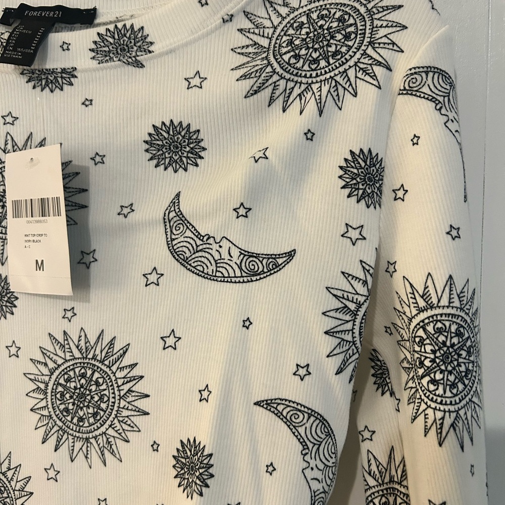 Forever 21 Cream Fitted Long Sleeve Crop Top - Picture 3 of 3